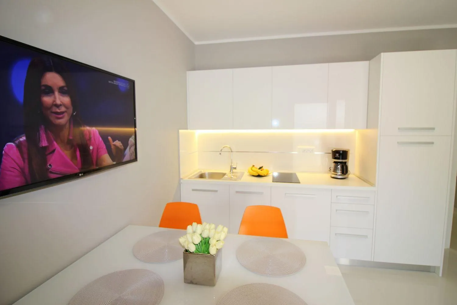 Modernes Apartment Mit Privater Terrasse, Grillbereich, Spielplatz, Liegen, Privatparkplatz Poreč Croacia