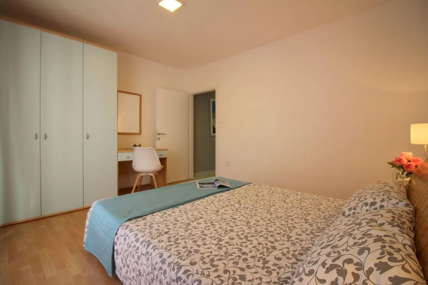 Modernes Apartment Mit Privater Terrasse, Grillbereich, Spielplatz, Liegen, Privatparkplatz Poreč Croacia