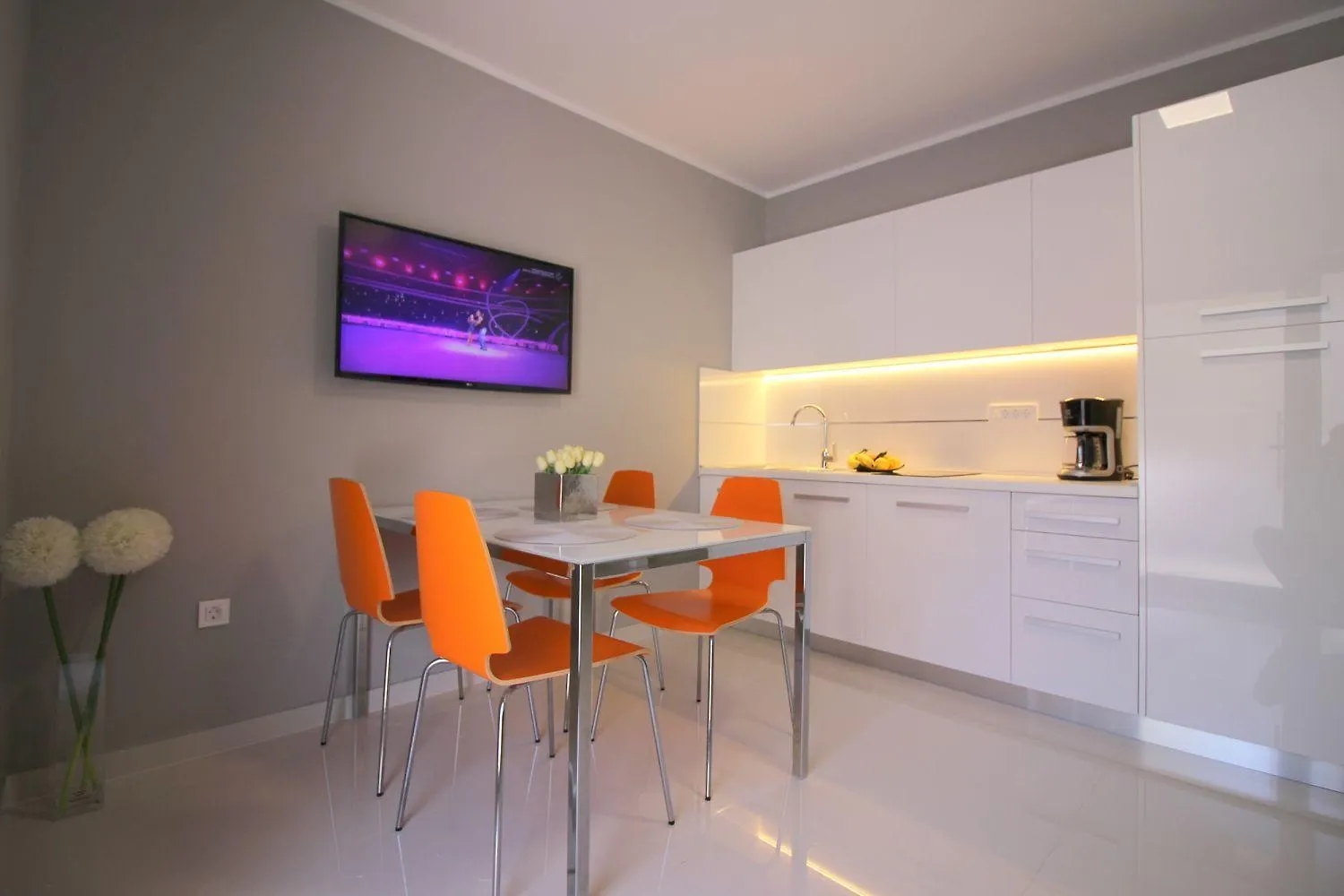 Modernes Apartment Mit Privater Terrasse, Grillbereich, Spielplatz, Liegen, Privatparkplatz Poreč